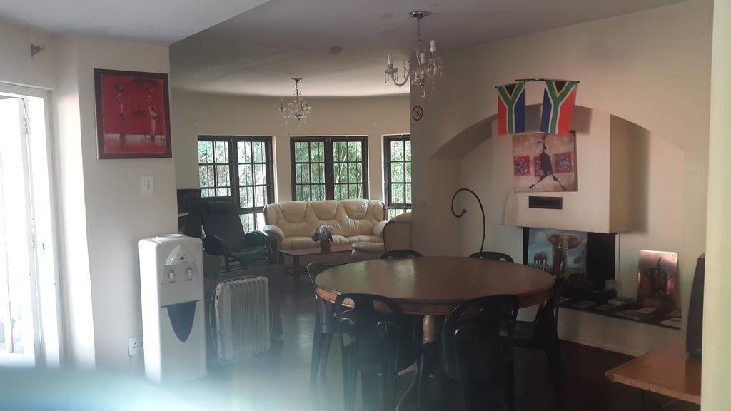 Rosebank Lodge & Backpacker 요하네스버그 외부 사진